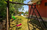 Vonkajšia záhrada v ubytovaní 3 Bedroom Cozy Home In Veprinac
