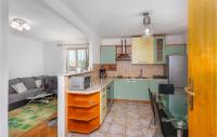Kuchyňa alebo kuchynka v ubytovaní 3 Bedroom Cozy Home In Veprinac