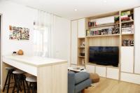 Telewizja i/lub zestaw kina domowego w obiekcie Apartment Zaza - Home & Style - King Bed, Modern, Parking
