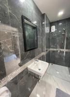 Koupelna v ubytování KOUAC VILLA - PATTAYA HOLIDAY HOUSE WALKING STREET 3 bedrooms