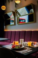 Jídlo v hotelu nebo okolí