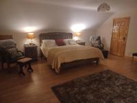Postel nebo postele na pokoji v ubytování Country Haven eircode H54 AK31