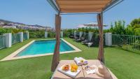 The swimming pool at or close to Campo del Abuelo Nerja by Ruralidays