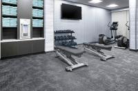 Fairfield by Marriott Inn & Suites Dallas DFW Airport North, Irvingにあるフィットネスセンターまたはフィットネス設備