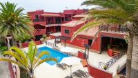 Bazén v ubytování Hotel Ecolife Tenerife nebo v jeho okolí