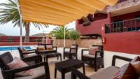 Bazén v ubytování Hotel Ecolife Tenerife nebo v jeho okolí