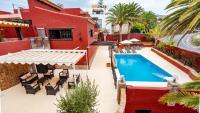 Bazén v ubytování Hotel Ecolife Tenerife nebo v jeho okolí