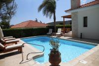 Bazén v ubytování Eve Pissouri Soultanina Villa nebo v jeho okolí