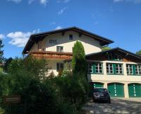The building in which a vendégházakat is located