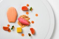 un piatto bianco con diversi tipi di cibo sopra di Farlam Hall Hotel & Restaurant a Brampton