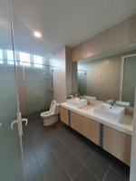 Seaview Condo 10pax #10minQueensbay #15minSpiceにあるバスルーム