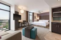 Homewood Suites by Hilton Washington DC Convention Centerにあるベッド