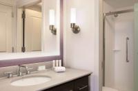 Homewood Suites by Hilton Washington DC Convention Centerにあるバスルーム