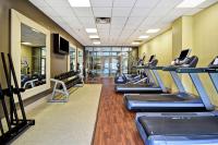 Das Fitnesscenter und&#47;oder die Fitnesseinrichtungen in der Unterkunft Embassy Suites by Hilton Dulles Airport