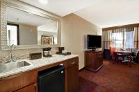 TV&#47;Unterhaltungsangebot in der Unterkunft Embassy Suites by Hilton Dulles Airport