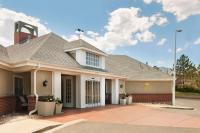una casa con techo en Homewood Suites by Hilton Boulder, en Boulder