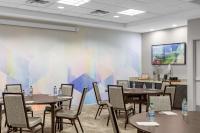 Hilton Garden Inn Raleigh Durham Airportにあるビジネスエリアまたは会議室
