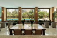 Bazén v ubytování Golden Sun Hotel nebo v jeho okolí