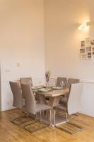 Posezení v ubytování FREE PARKING- Cozy apartment in historical building center Prague
