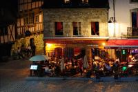 Restaurant o un lloc per menjar a T2 RADENEC - Vue sur la rivi&egrave;re d&#39;Auray