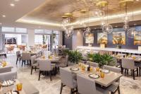 Un restaurant u otro lugar para comer en Hilton Miami Aventura
