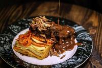 ホテルの敷地内または近くでの食事または食べ物
