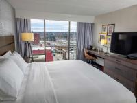 Doubletree By Hilton Jamestown, Nyにあるベッド
