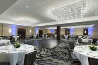 Doubletree By Hilton Jamestown, Nyにあるレストランまたは飲食店