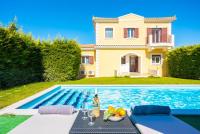 The swimming pool at or close to Villa Europe Thia