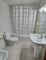 A bathroom at Hotel Cogullada