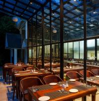 Un restaurant u otro lugar para comer en Eden Woods Resorts and Spa