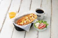 ホテルの敷地内または近くでの食事または食べ物
