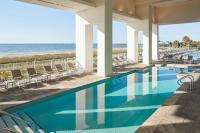Hilton Grand Vacations Club Ocean Enclave Myrtle Beachの敷地内または近くにあるプール