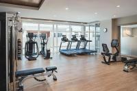 Hilton Grand Vacations Club Ocean Enclave Myrtle Beachにあるフィットネスセンターまたはフィットネス設備