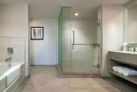 Hilton Grand Vacations Club Ocean Enclave Myrtle Beachにあるバスルーム