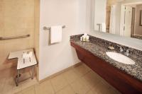 Hilton Grand Vacations Club Tuscany Village Orlandoにあるバスルーム