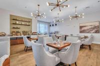 Posezení v ubytování The Bluff Savannah Historic District, Tapestry by Hilton