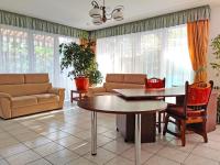 Posezení v ubytování Dali Apartment Szentendre