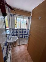 A bathroom at Mirador De Rouris