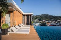 The Marina Phuket Hotelの敷地内または近くにあるプール