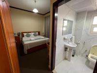 Koupelna v ubytování Al Jazeerah Hotel