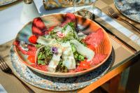 Jídlo v hotelu nebo okolí