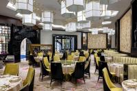 Ein Sitzbereich in der Unterkunft Crockfords Las Vegas, LXR Hotels &amp; Resorts at Resorts World