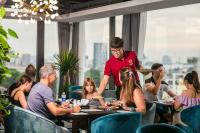 Hosté ubytování MAY DE VILLE Lakeside Hotel