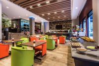 Embassy Suites by Hilton Bogotá - Rosalesにあるシーティングエリア