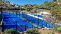 Tenis a/nebo squash v ubytování Apartamento 2 en chalet con vista abierta al mar nebo okolí