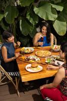 Jídlo v hotelu nebo okolí