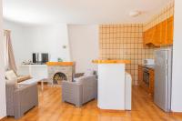 Kuchyň nebo kuchyňský kout v ubytování Villas Nord & Sud 83AB, Son Bou By MENORCARENTALS