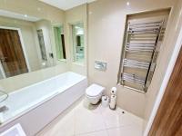 Koupelna v ubytování Modern Hyde Park Home with Private Entrance & Private Back Patio near Bayswater & Paddington Stations