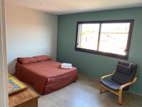 Plán poschodí v ubytovaní Villa 4faces 180 m2 habitables sur 950 m2 de jardin, salon salle à manger cuisine ouverte 70 m2 , cuisine d été couverte, terrasse 80 m2, piscine 10 m par 4 m, 1 chambre parentale 3 chambres,2 salles de bains